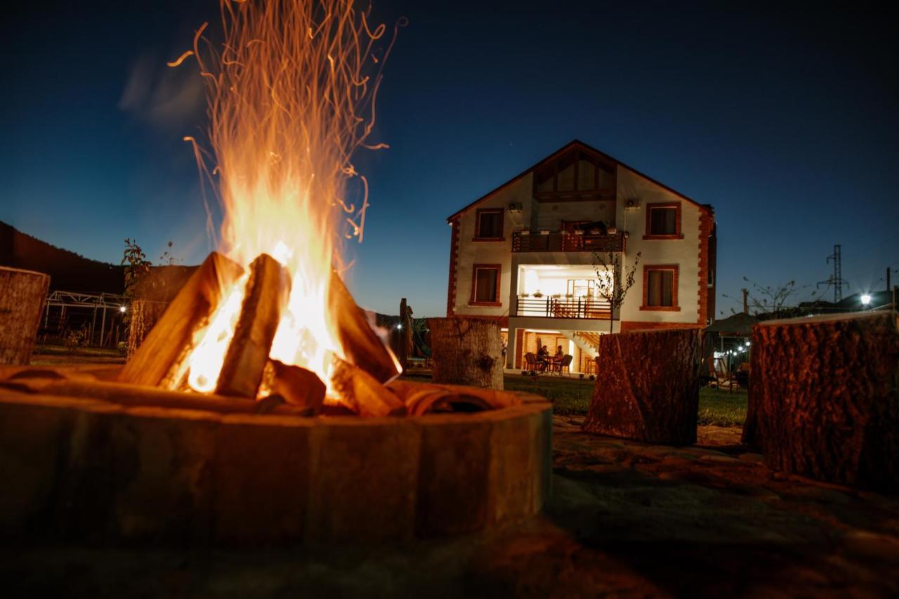 Hotel Karse à Ambrolaouri Extérieur photo